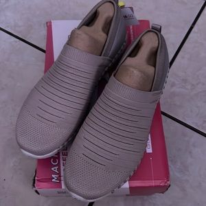 NWT Skechers Go walk shoes